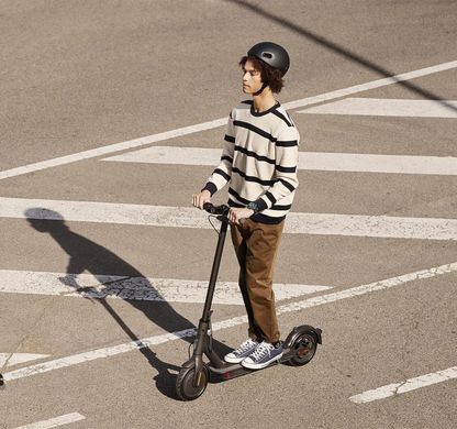 Электросамокат Xiaomi Mi Electric Scooter Essential Black